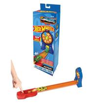 Pista Básica Hot Wheels Com Lançador e Carrinho Set de Acrobacias Girar e Marcar Lets Race HDR81