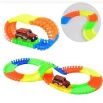 Pista Com Carrinho Mc Quenn Led Trilha Maluca P/montar 56 Peças Pista Com Carrinho Mc Quenn Led Trilha Maluca P/montar 56 Peças