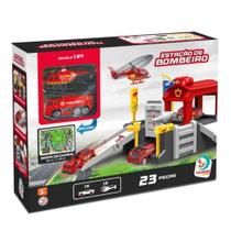 Pista De Carrinhos Estação De Bombeiro Infantil Menino 23 Peças - Cardoso Toys Pista De Carrinhos Estação De Bombeiro Infantil Menino 23 Peças - Cardoso Toys