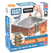 Pista de skate de dedo em formato de bowl