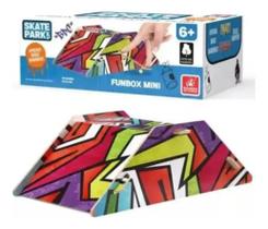 Pista De Skate Dedo Radical Funbox - Brincadeira de criança