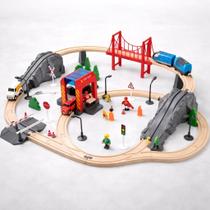Pista de Trem Infantil Bombeiros Conjunto com 70 Peças Educativas em Madeira Pista de Trem Infantil Bombeiros Conjunto com 70 Peças Educativas em Madeira