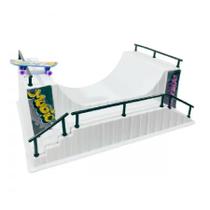 PISTA SKATE RADICAL HALF (Cor Branco)