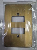 Placa 4 x 2 - dois interruptores distanciado dourado liso