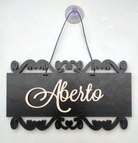 Placa Arabesco Enfeite Decorativo Aberto / Fechado Mdf Preto com Cordão e Ventosa