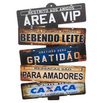 Placa de Carro com 5 Frases Decorativas - Área Vip - Restrito Aos Amigos Placa de Carro com 5 Frases Decorativas - Área Vip - Restrito Aos Amigos