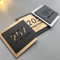 Placa de identificação personalizada em acrílico 3D oco em ouro preto