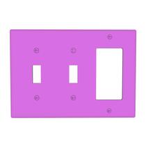 Placa de interruptor combinada roxa de 3 módulos com 2 interruptores tipo alavanca e 1 abertura para GFCI/decorativa