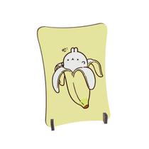 Placa de Mesa Curvo Coelhinho fofo dentro banana amarela Placa de Mesa Curvo Coelhinho fofo dentro banana amarela