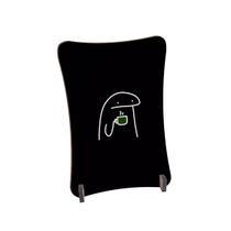 Placa de Mesa Curvo Florkofcows segurando xícara café Placa de Mesa Curvo Florkofcows segurando xícara café