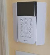 Placa de montagem em parede SimpliAccessories para teclado SimpliSafe