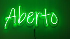 Placa de neon aberto cor verde 50x25 cm
