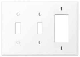 Placa de Pared Combo Mulberry para Tres Interruptores Blanca 14x19 cm