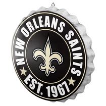Placa de parede FOCO New Orleans Saints NFL Fun Giant Bottle Cap Design Placa de parede FOCO New Orleans Saints NFL Fun Giant Bottle Cap Design
