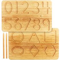 Placa de rastreamento Montessori & Me Wood Number com caneta de mais de 3 anos