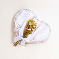 Placa Decorativa Coração com Flores Desidratadas Placa Decorativa Coração com Flores Desidratadas