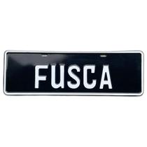 Placa Em Alumínio Decorativa Fundo Preto Escrito "Fusca" Em Alto Relevo