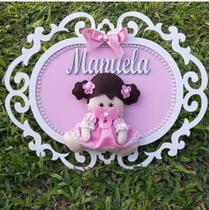 Placa em MDF com boneca Placa em MDF com boneca