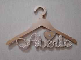 Placa Estilo Cabide Dourado Mdf detalhe em Perolas 42x25cm Placa Estilo Cabide Dourado Mdf detalhe em Perolas 42x25cm