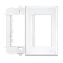 Placa Fame Evidence 4X2 Branca (3Modulo) Com Suporte Placa Fame Evidence 4X2 Branca (3Modulo) Com Suporte