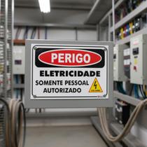 Placa PVC Perigo Eletricidade Somente pessoal Autorizado 30x20x0,05cm Placa PVC Perigo Eletricidade Somente pessoal Autorizado 30x20x0,05cm