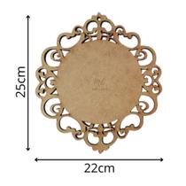 Placa Redonda Trabalhada Lisa Arabesco MDF - 25x22cm Placa Redonda Trabalhada Lisa Arabesco MDF - 25x22cm