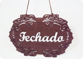 Placa Rústica com Aberto Fechado em Acrílico Prata Placa Rústica com Aberto Fechado em Acrílico Prata