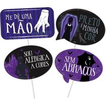 Placas Divertidas Festa Comemoração Aniversário Wandinha Addams - 4 Unidades - Festcolor Placas Divertidas Festa Comemoração Aniversário Wandinha Addams - 4 Unidades - Festcolor