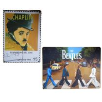 Placas Jogo Com 2 Para Parede The Beatles e Chaplin 29x21cm.