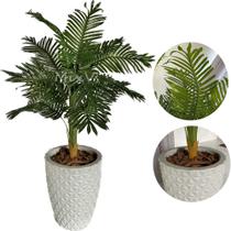 Planta Palmeira Artificial Grande Com Vaso e Casca de Pinus - Planta Palmeira Artificial Grande Com Vaso e Casca de Pinus -