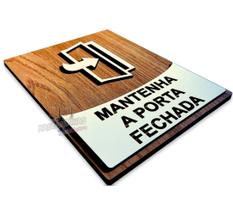 Plaquinha de advertencia mantenha a porta fechada mdf 6mm