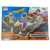 Play Box Motocross Acrobacias - Blocos de Montar Transformável - Wellkids Play Box Motocross Acrobacias - Blocos de Montar Transformável - Wellkids