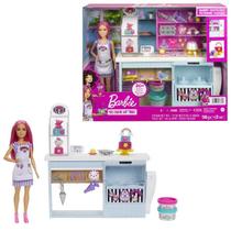 Playset Barbie Confeitaria Com Boneca Barbie Confeiteira e 20 Acessórios Padaria da Barbie Mattel - HGB73
