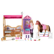 Playset Barbie Estábulo Boneca Cavalo 6 Áreas 25 Acessórios
