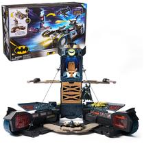 Playset DC Comics Batman Ultimate Transformando Batmobile 4+