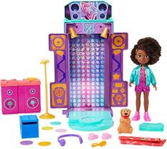 Playset de brinquedos do mundo de Karma com boneca e acessórios, palco musical de estrelas (~ 14 polegadas) com luzes e sons, transforma-se de cama em palco