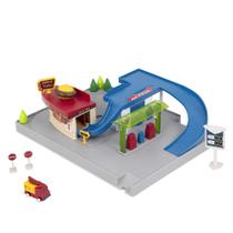 Playset dirigido pelo posto de gasolina Battat e pelo restaurante Drive-Thru