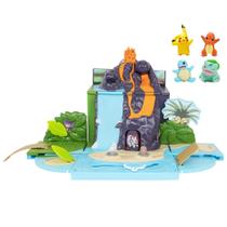 Playset Pokémon Carry 'N' Go Volcano com 4 bonecos para crianças