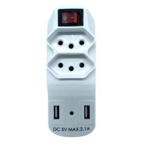 Plugue carregador de tomada 2 saídas 2p+t 10a + 2 usb 2.1a