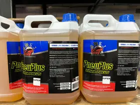 Pneu Pretinho SJ Melaço Brilho Molhado Concentrado para Carro Diluível Pneu Pretinho SJ Melaço Brilho Molhado Concentrado para Carro Diluível