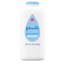 Pó para bebês Johnson's, derivado naturalmente, 443 ml com aloe e vitamina E Pó para bebês Johnson's, derivado naturalmente, 443 ml com aloe e vitamina E