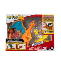 Pokemon Charizard Luxo Com Som, Luz e Movimento 50 Reações , Ativado por Movimento , Lança Dardo - Sunny