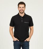 Polo Masculina Básica em algodão com bolso G