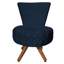 Poltrona Cadeira Decorativa Matelassê Elegância Veludo Azul Marinho Base Giratória Castanho - Pallazio