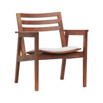 Poltrona Cairo Madeira Maciça Encosto Ripado Assento Anatômico - Amêndoa
