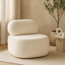 Poltrona Decorativa Moderna Estofada em Bouclé Bege Design Minimalista Sala Quarto Confortável