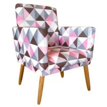 Poltrona Decorativa Nina Pés Retrô Rodapé Triangulo Rosa