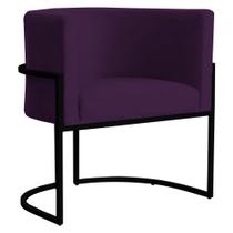 Poltrona Decorativa Sala de Estar Luana Base Preta Veludo Roxo - Montanaris Decor Poltrona Decorativa Sala de Estar Luana Base Preta Veludo Roxo - Montanaris Decor
