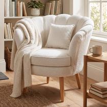 Poltrona Decorativa Sala de Estar Pétala Bouclê Off White - Montanaris Decor