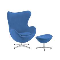 Poltrona Egg com Puff Base Alumínio em Sued Azul Poltrona Egg com Puff Base Alumínio em Sued Azul